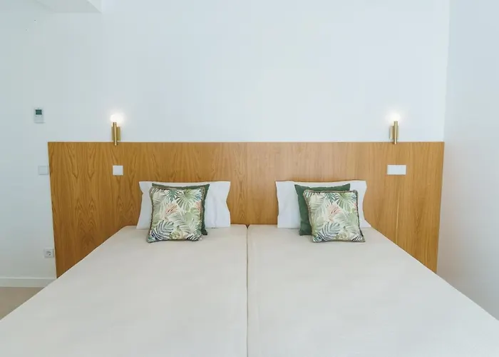 Marisol Mar 纳扎雷