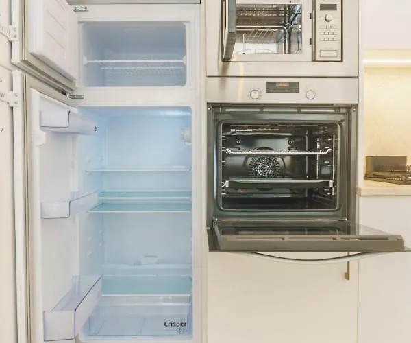 Marisol Mar 纳扎雷